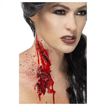 Latexsr, Uppskuren hals inkl. blod